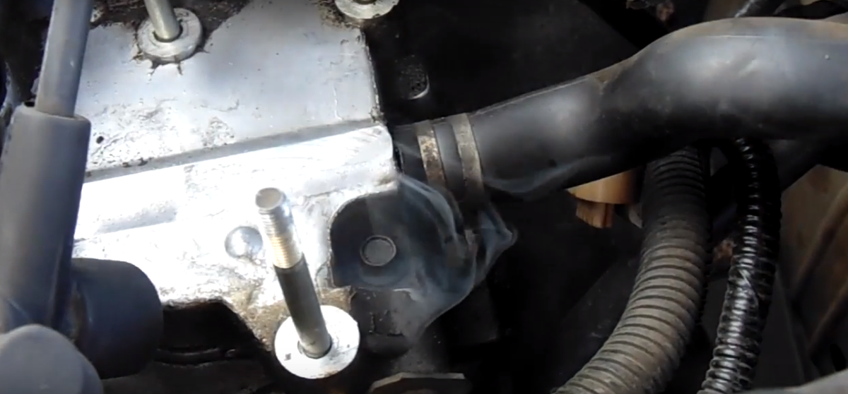 Явные признаки, что двигатель подсасывает воздух, как обнаружить и устранить своими руками