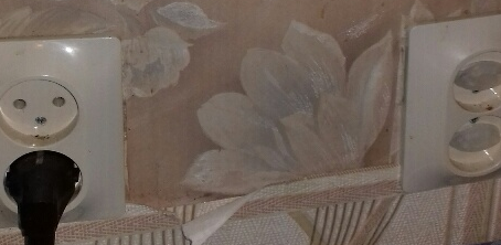 Розетки установлены вкривь и вкось