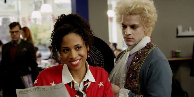 Дженнифер Лотси в роли Лесли. Взято из Яндекс Картинок