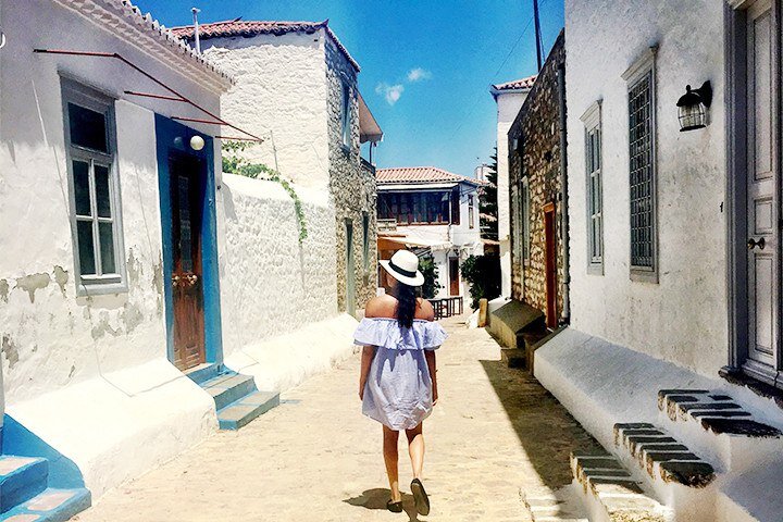 Меган на Идре, Греция