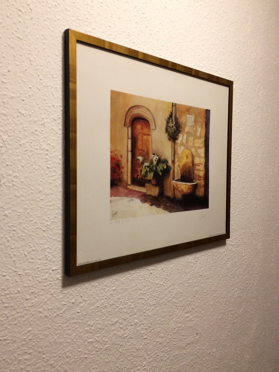 картина в коридоре