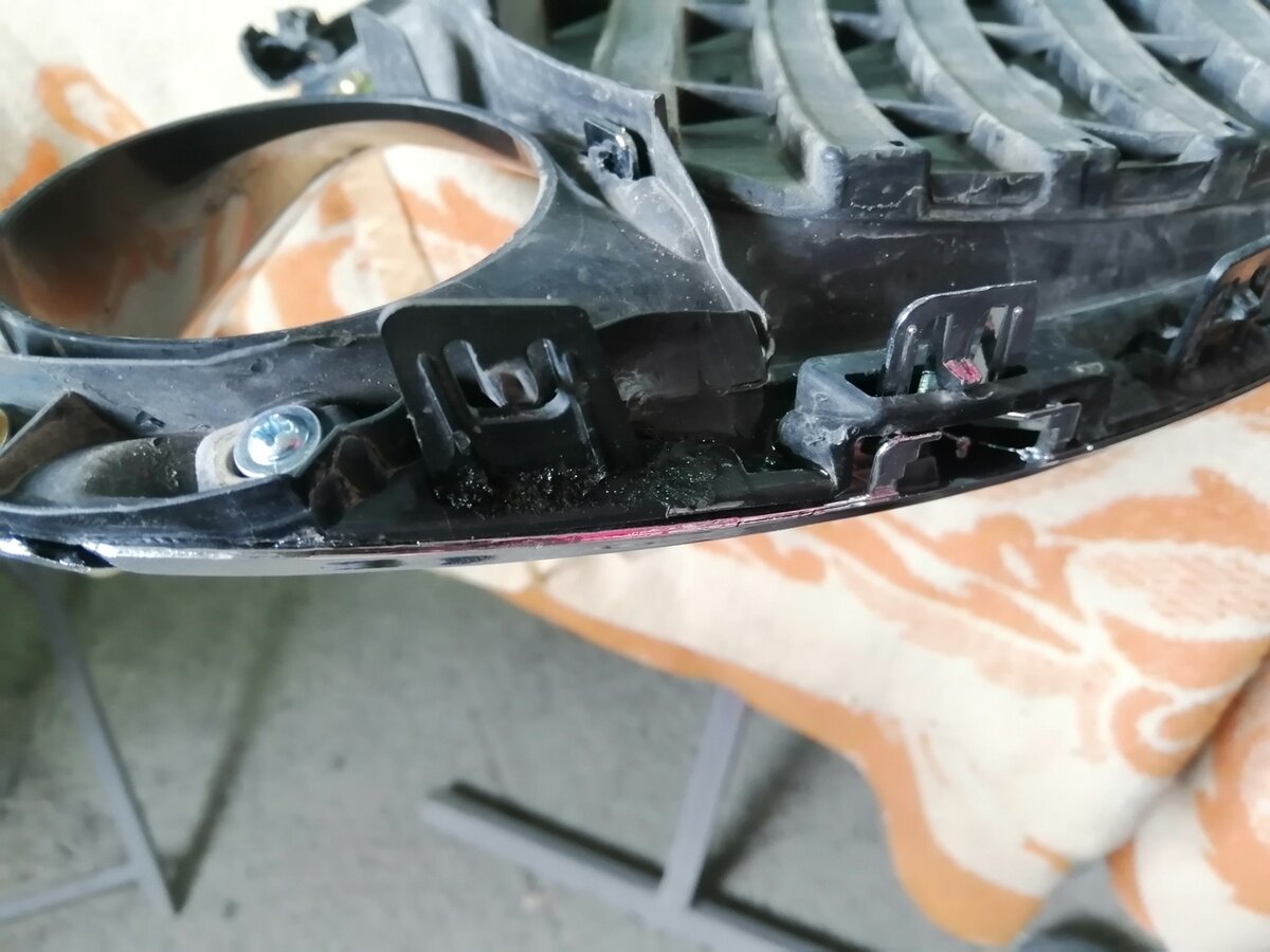 Как правильно скеилить ушки на бампере или на фарах так, чтобы держались крепче чем спаянные, лайфхак