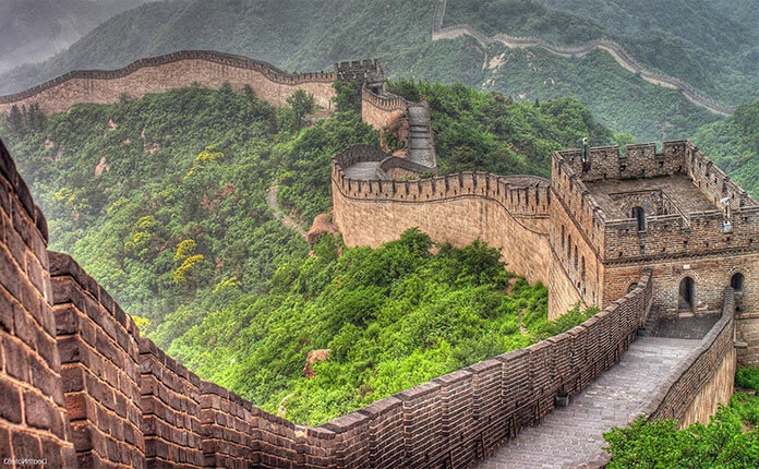 https://puteshestvovat.com/wp-content/uploads/2018/11/great-wall-of-china-in-china-1-696x430.jpg