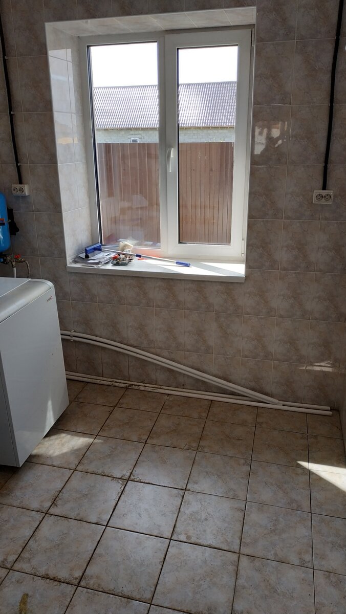 Так бросили свою работу монтажники выполнявшие работу до нас.....