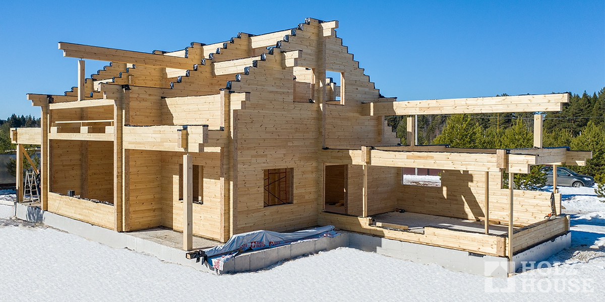 Кадры со стройки. Источник фото: holz-house.ru