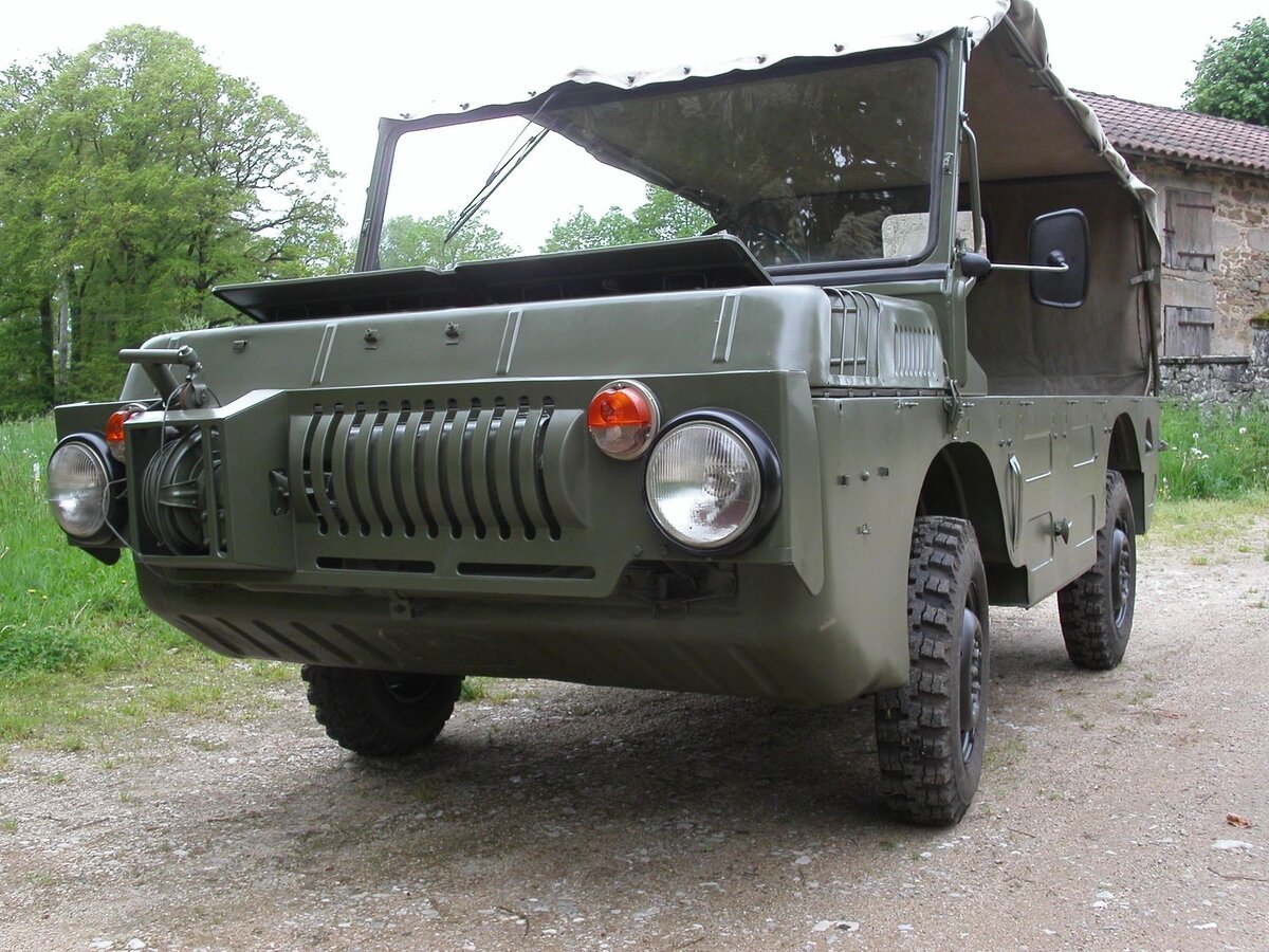 ЛуАЗ-967 (wikipedia.org)