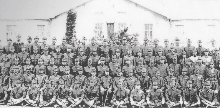 Статья намеренно не содержит никаких фотографий, кроме этой.