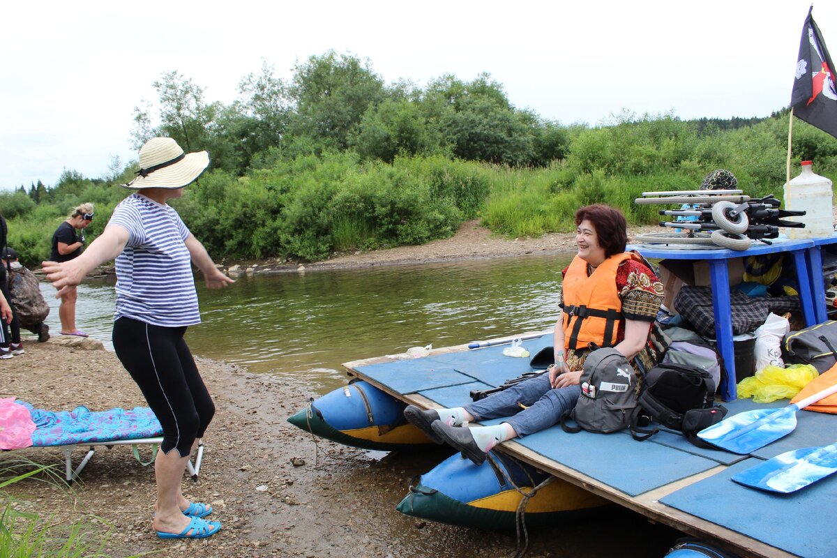 Настроение приподнятое, ибо накормили перед началом путешествия