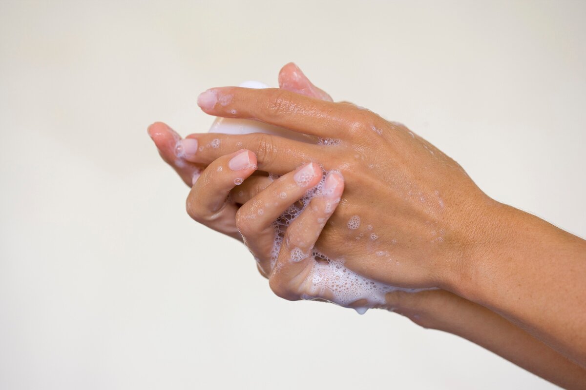 Hands lathering на Picspree