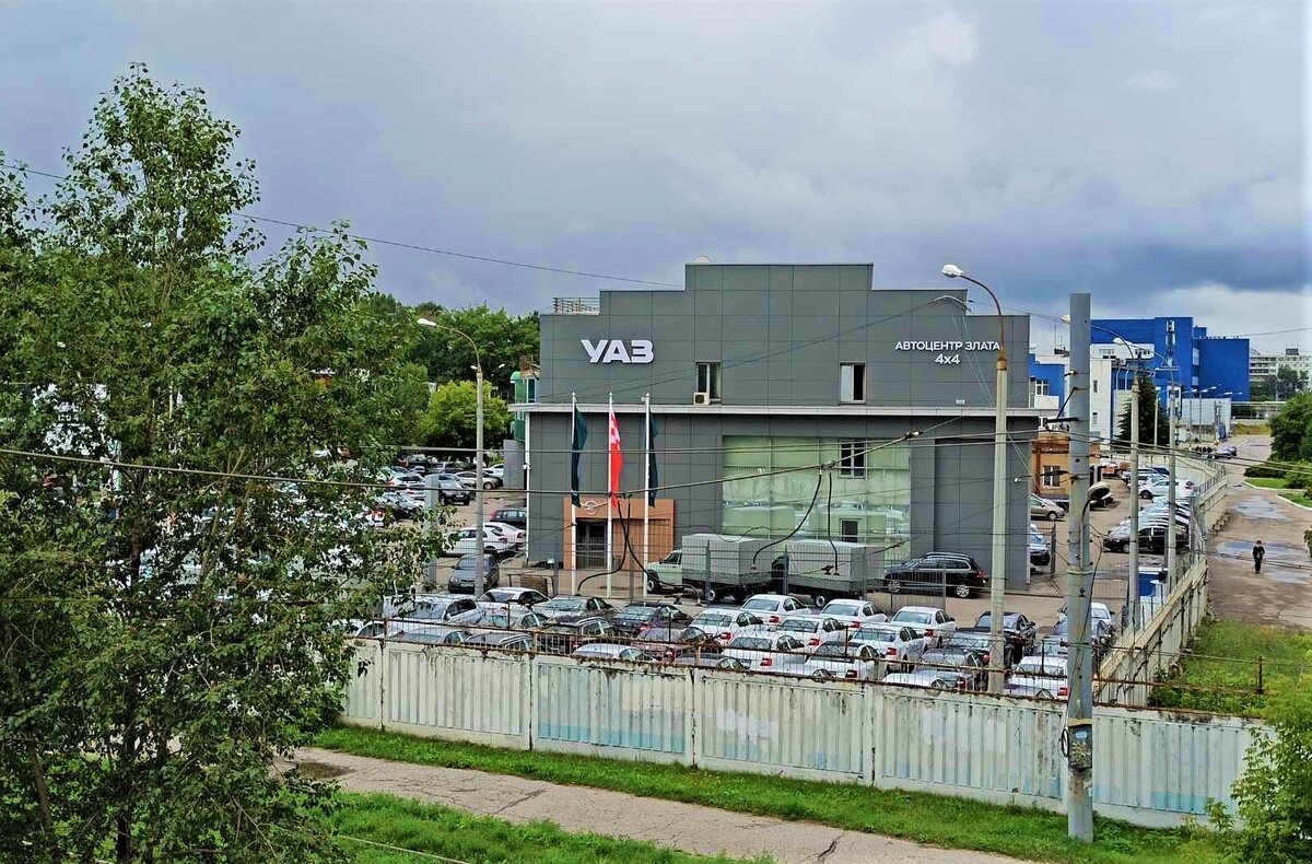 Новый автосалон УАЗ, скидки на машины и обслуживание в честь открытия.