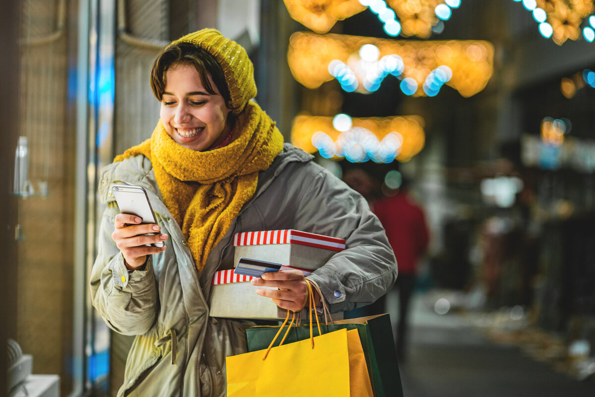 Новогодний сезон уже не за горами. С картой рассрочки никто не останется без подарка. 
