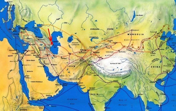 Дербент всегда стоял на пути торговцев и кочевников, поэтому власть над городом постоянно переходила от одних к другим