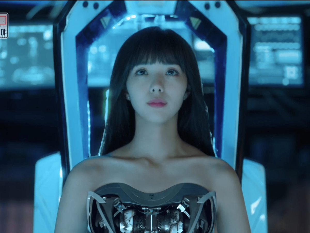 Fembotwiki. Мемы про роботов. You cant expect a robot. Искусственный интеллект в магазине. Fembotwiki на подзарядке.