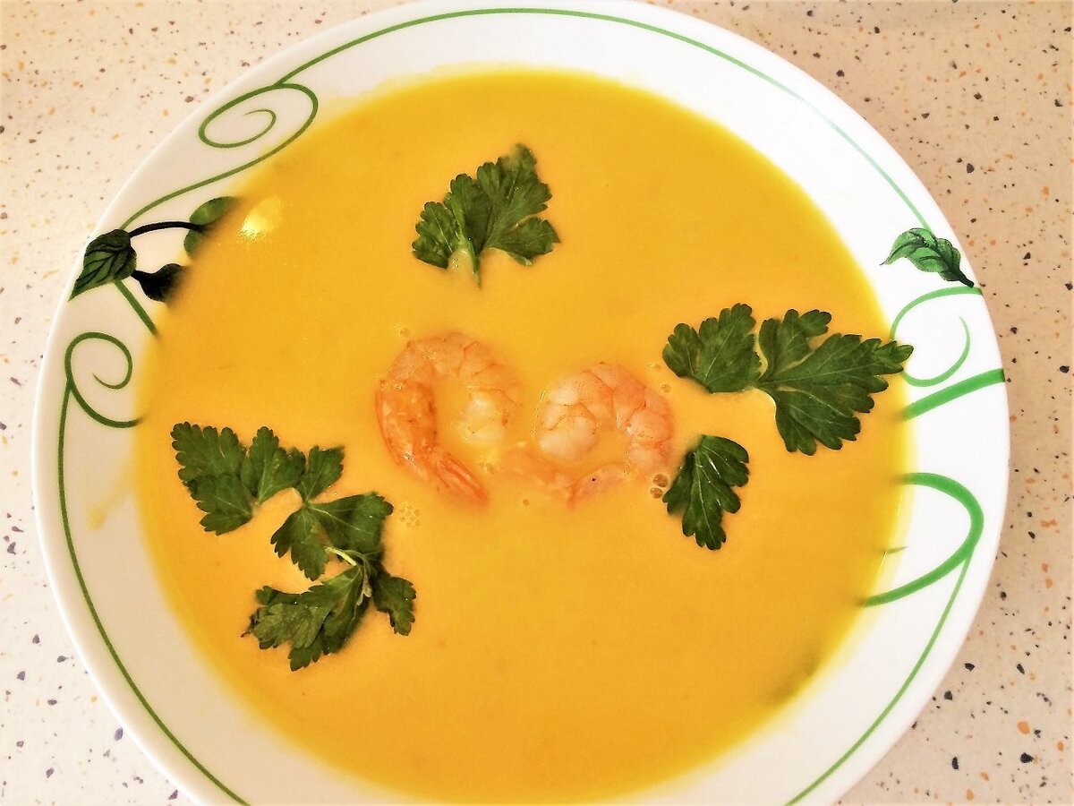 Крем суп для детей. Крем суп с креветками. Суп пюре подача. Крем суп из брокколи. Овощной суп пюре.