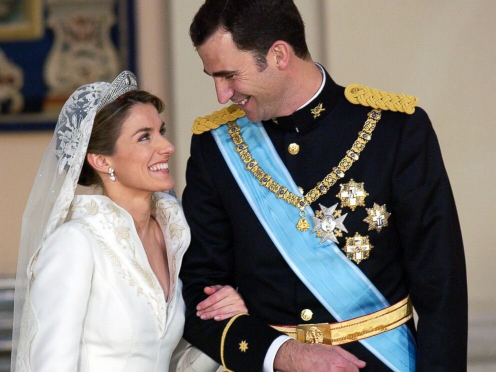 Как называется жена короля. Королева Летиция и Король Фелипе свадьба. Принц Фелипе и принцесса Летиция.