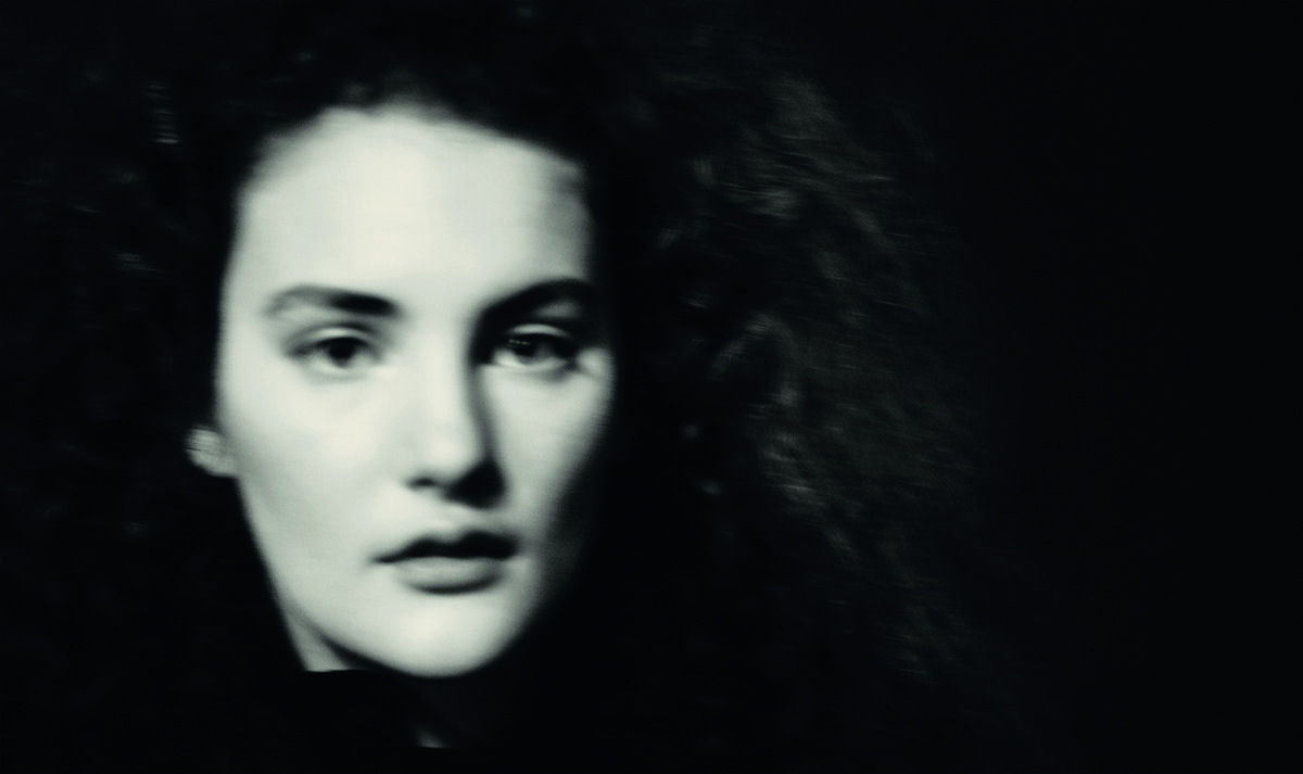 STELLA ROVERSI. PAOLO ROVERSI’S ‘LOOKING FOR JULIET’, THE 2020 PIRELLI CALENDAR СТЕЛЛА РОВЕРСИ. КАЛЕНДАРЬ PIRELLI 2020. ПАОЛО РОВЕРСИ. «В ПОИСКАХ ДЖУЛЬЕТТЫ»