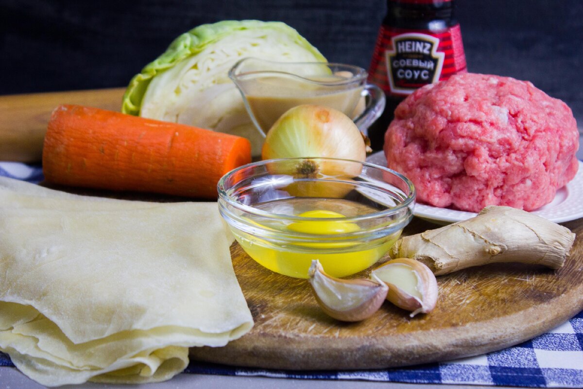 Загадка: как используют яйцо, если в тесто и начинку его не кладут?