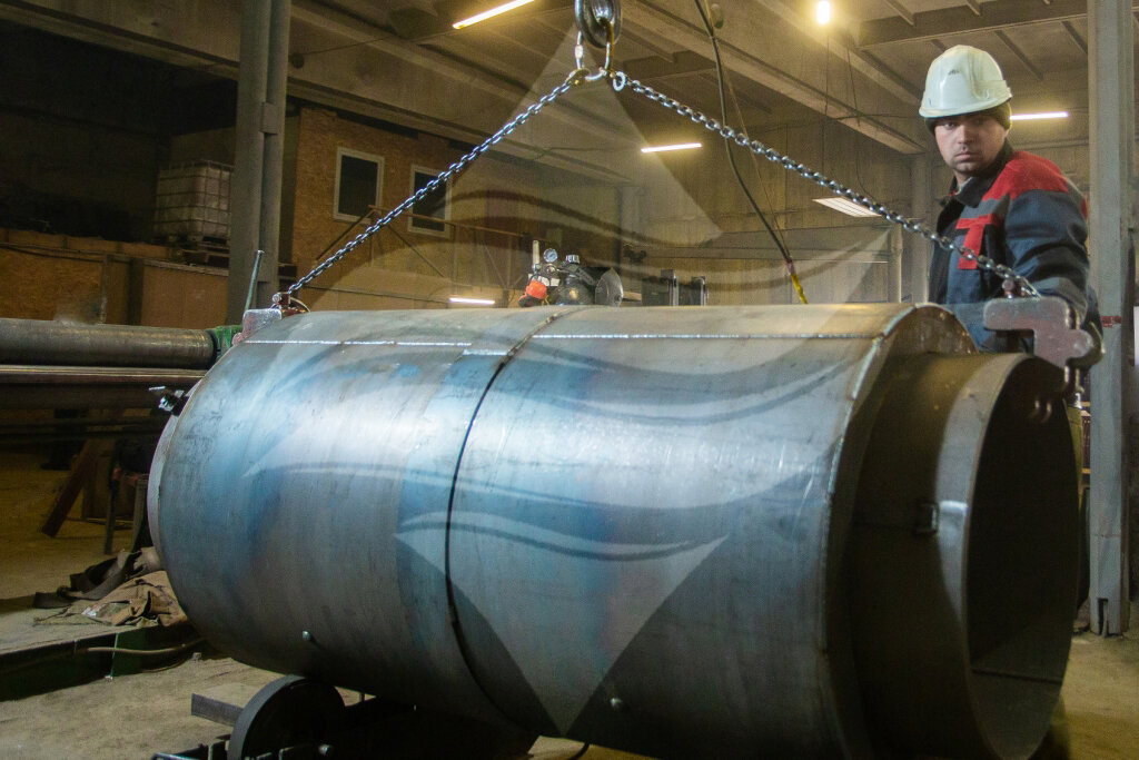 Сильфонный компенсатор с защитным кожухом