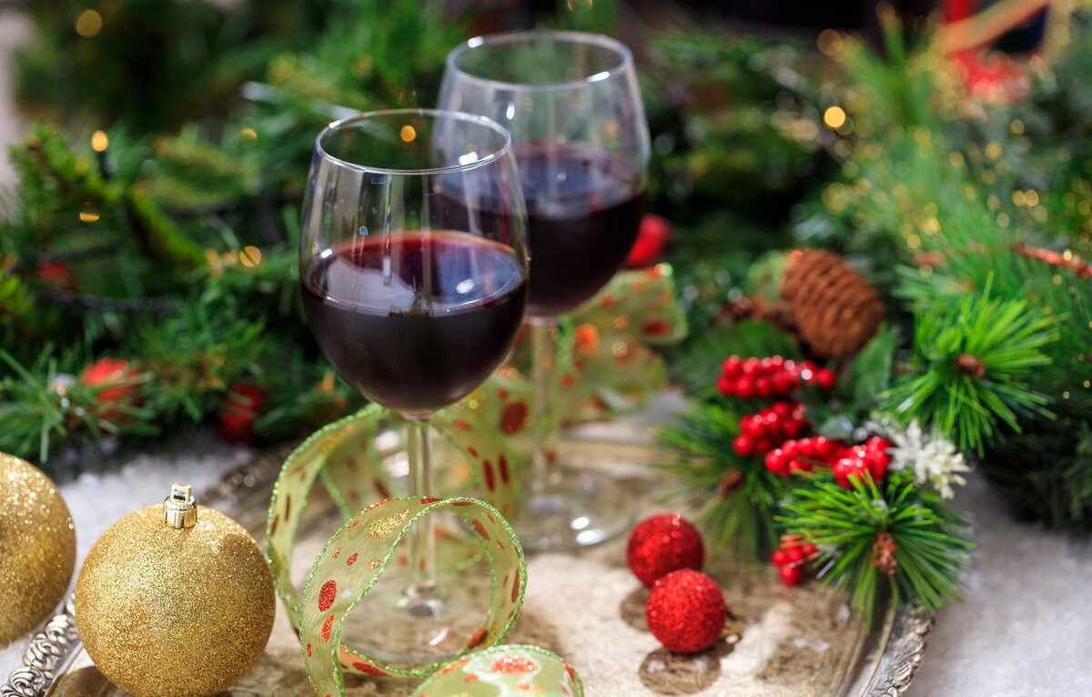 Почему нельзя пить именно красное вино в этот Новый год