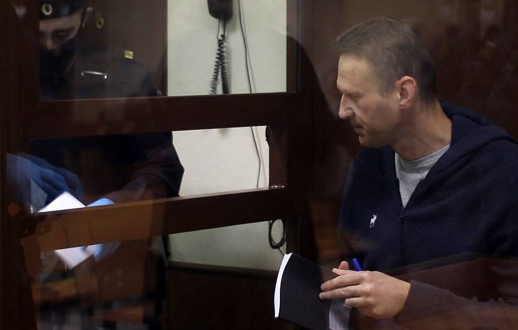 Алексей Навальный в судебном заседании 