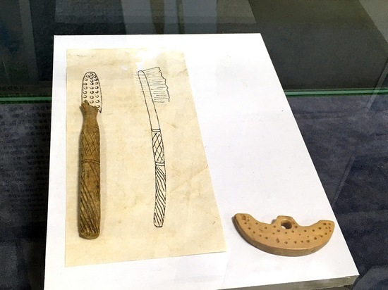 Костяные зубные щетки, найденные в Саратове