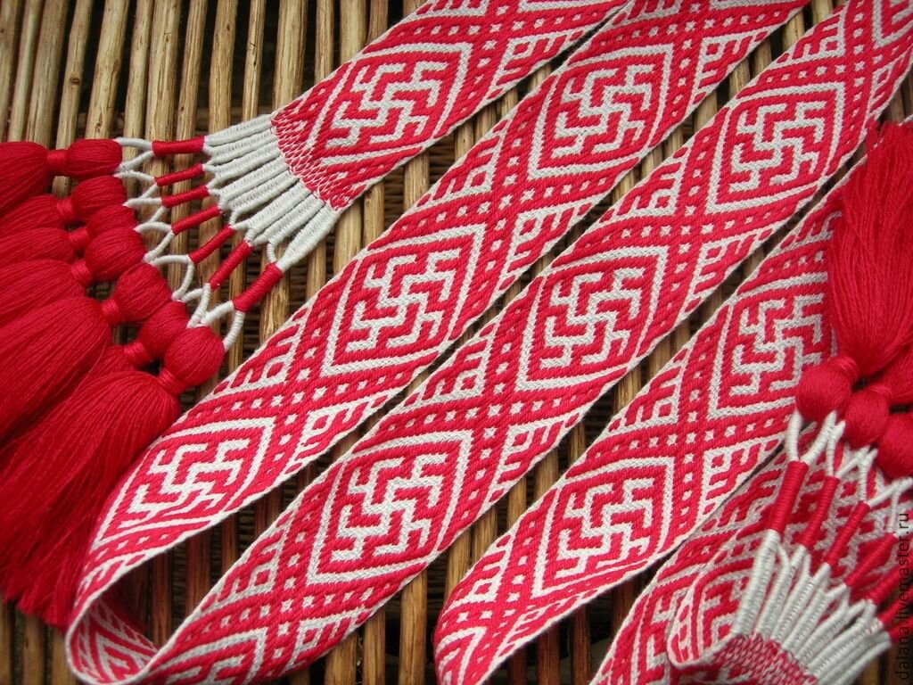 Тканные на бердо пояса