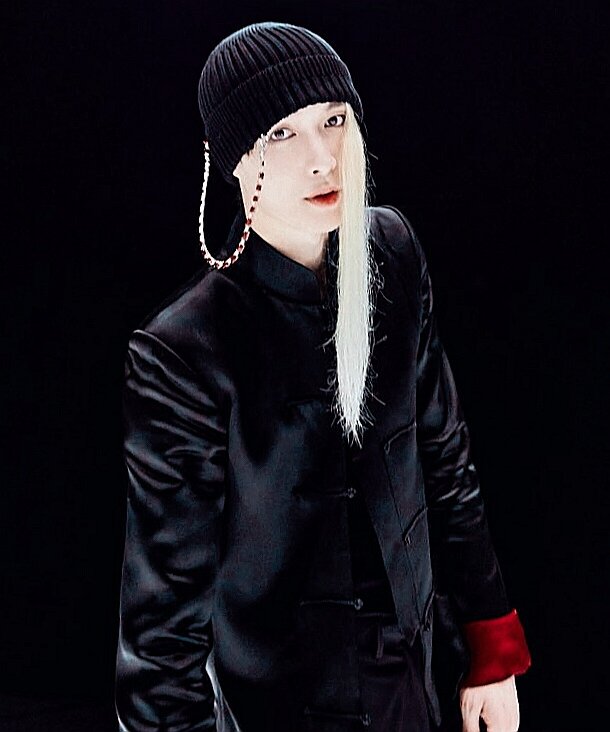 Чжан Исин (фотосессия для капитанского выступления). 