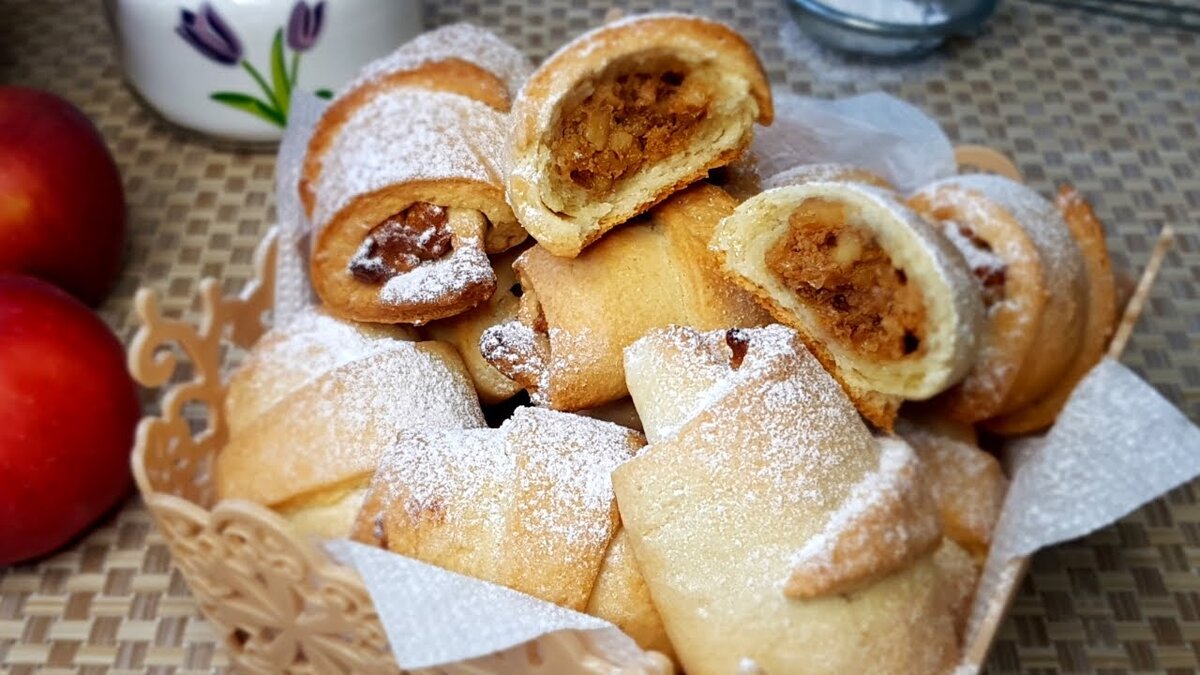 Рогалики с орехами