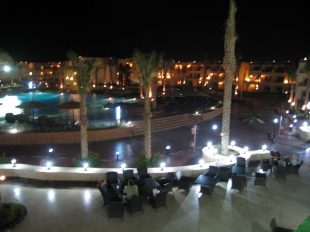 На фото другой отель, Tropicana Sea beach  в Шарме, из личного архива