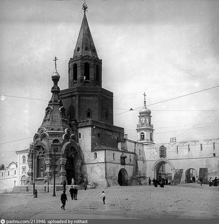 Спасская башня и часовня Кремля начало 20-го века. /Фото: pastvu.com