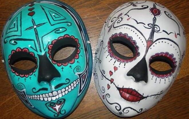 Маски, выполненные в технике папье-маше. Фото из интернета