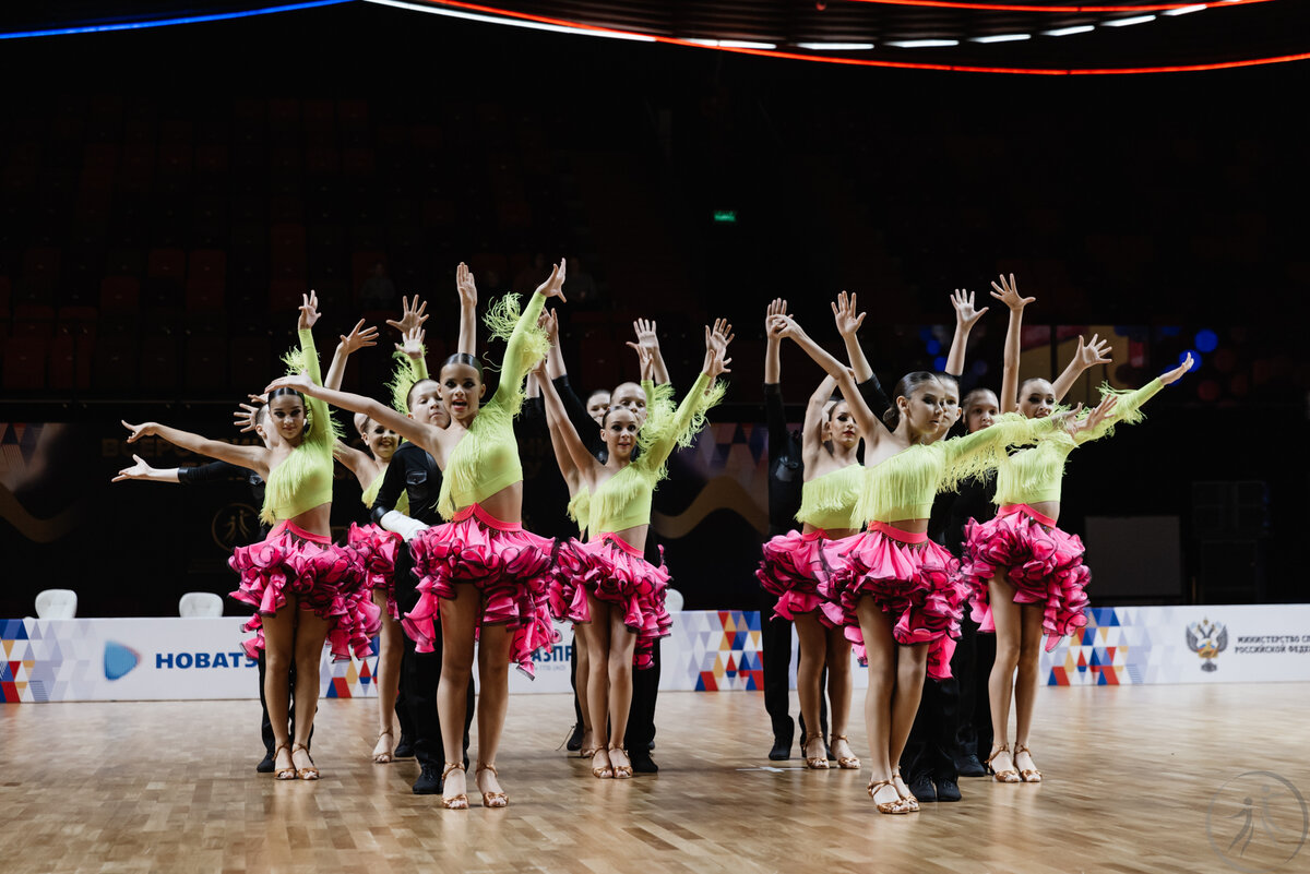 Центр спорта и танца коммунарка. Ансамбль спортивного танца. Коллектив спортивного танца Альтеро. Спортивные танцы Краснодар. Центр спорта и танца.
