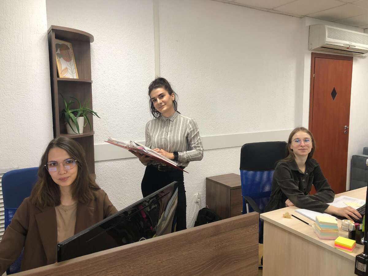 Финансовые аналитики в Саратове Динара Абубекерова, Анна Хачатрян, Анастасия Белова