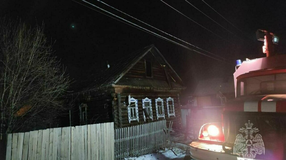     За сутки 18 ноября в республике произошло два больших пожара в частных домах Игринского и Завьяловского районов, в них пострадали люди.