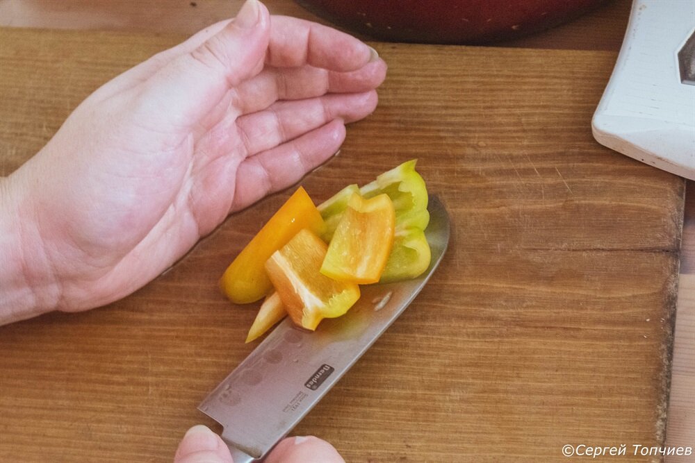 Режем болгарский перец