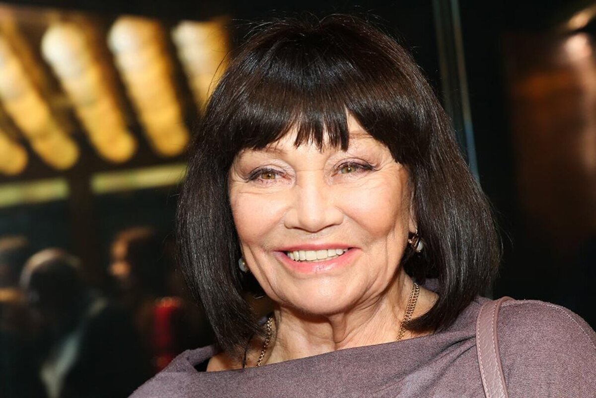    Лариса Лужина