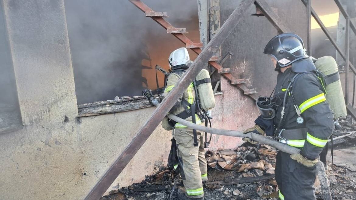     Пожарные ликвидировали возгорание на рынке «Лира» в Предгорном округе, сообщил губернатор Владимиров.