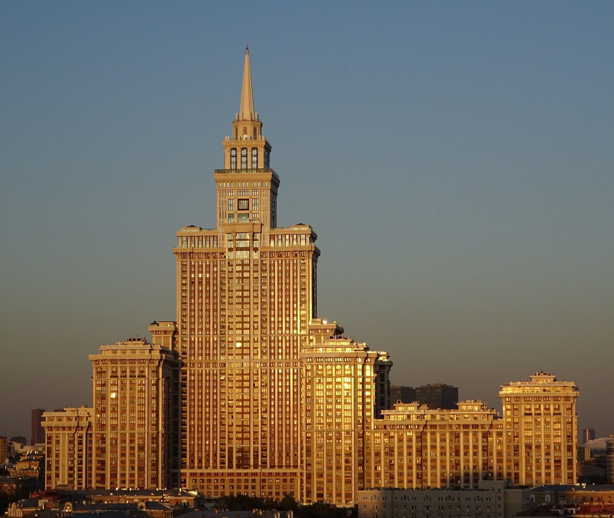 Жилой небоскрёб в Хорошёвском районе Москвы