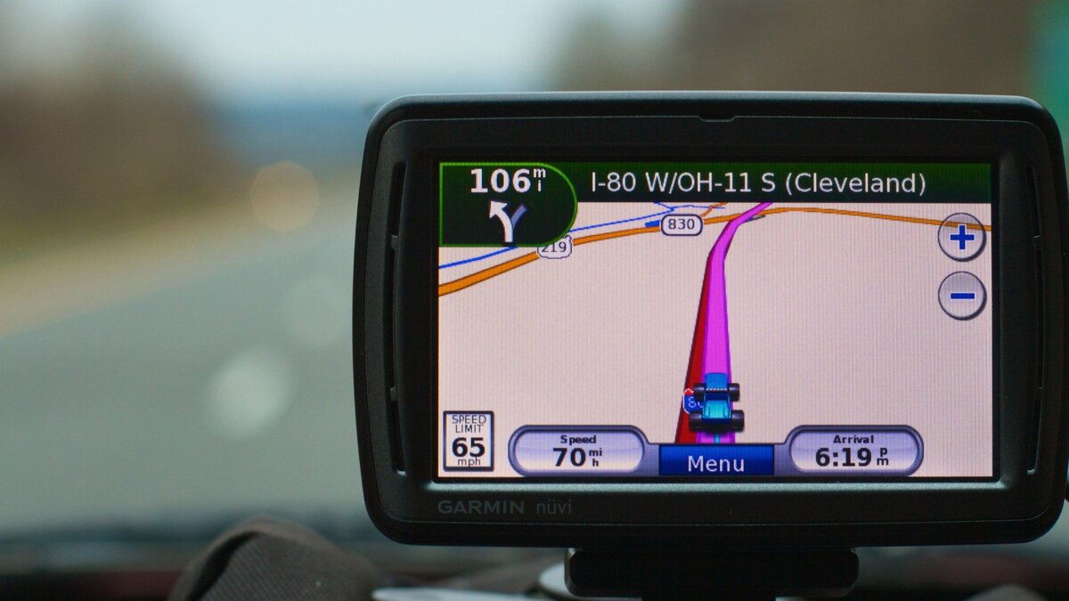     В Ростове после атаки беспилотников системы GPS стали работать со сбоями в центре города, об этом корреспонденту RostovGazeta рассказали местные жители.