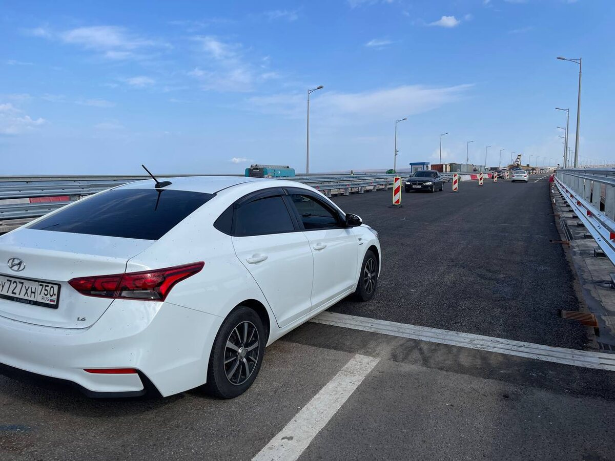 Движение по Крымскому мосту