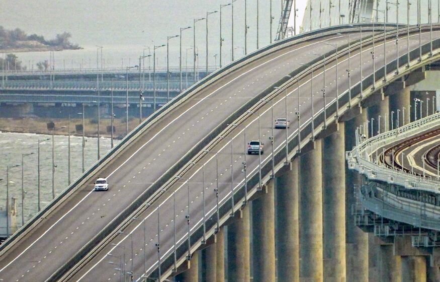    Крымский мост восстановили после теракта. СМИ раскрыли местонахождение Суровикина: главное к 21:00