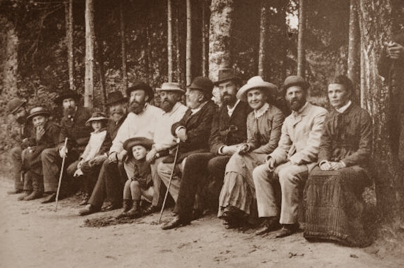 Савва Мамонтов и группа участников Абрамцевского кружка, 1880-е годы