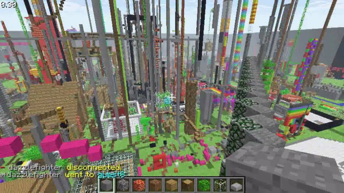 Вот во что превращаются популярные сервера Minecraft, если давать игрокам полную свободу.