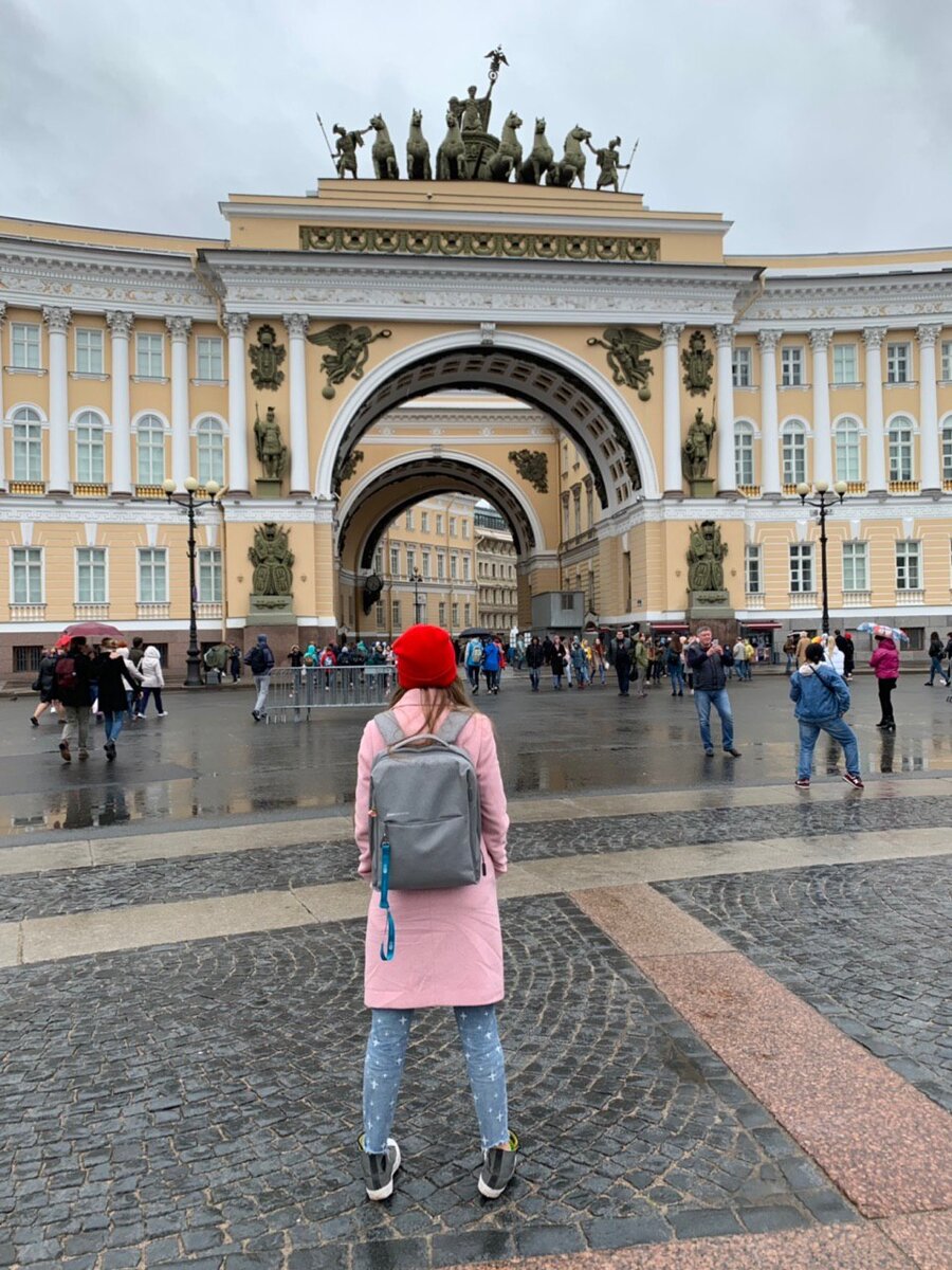 Приходилось ли вам слышать много восторженный и вдохновляющих историй про Санкт-Петербург? Если да, то вот 5 причин посетить этот город и 5 разочарований, когда в него приезжаешь.-2