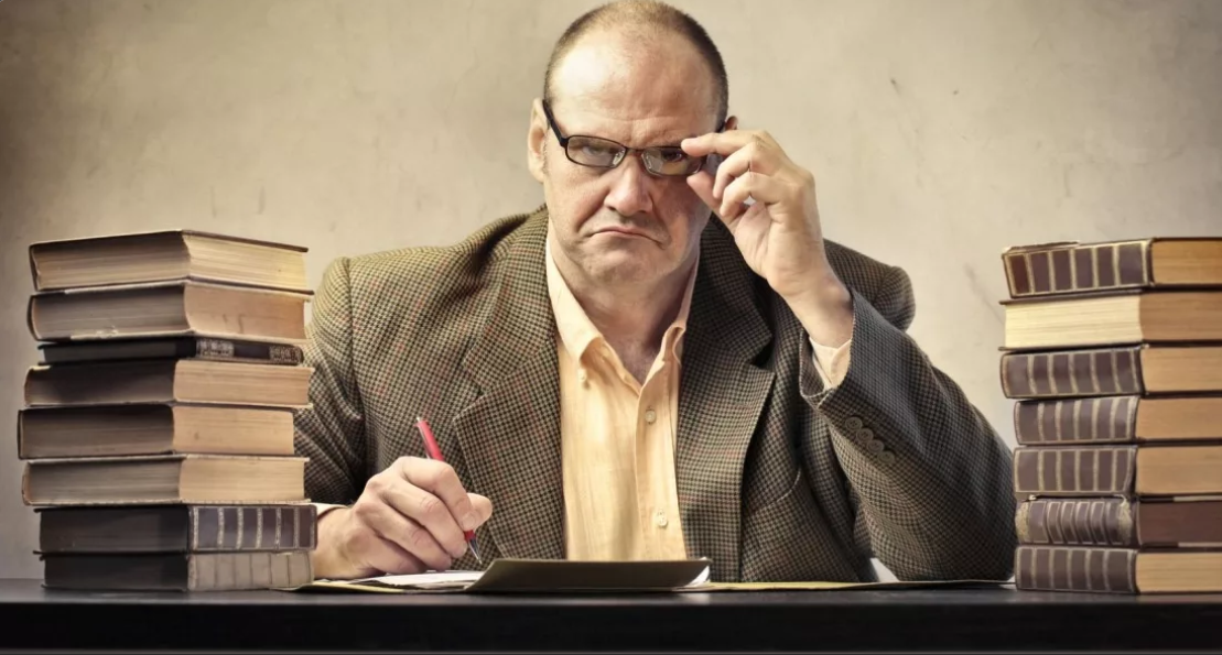 Строгий преподаватель. Источник: Яндекс.Картинки