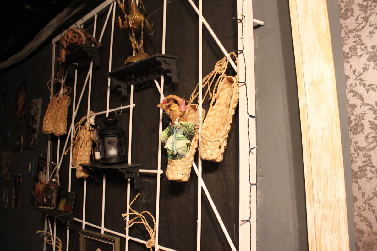 В фойе театра "Век жизни".