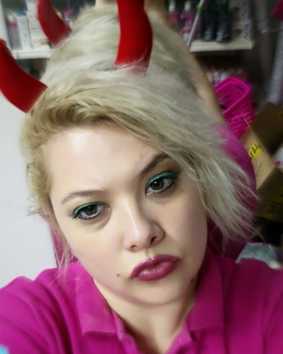 Я на той работе, где написала заявление об уходе. 