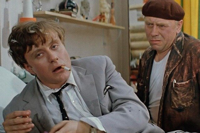 Кадр из фильма "Бриллиантовая рука". 