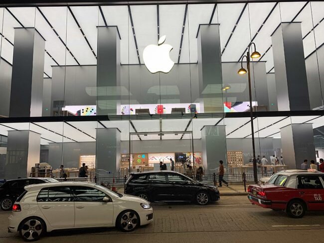 Так выглядит один из официальных магазинов Apple Гонконга