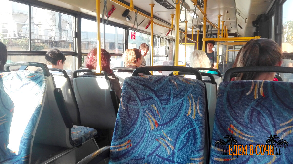 Утро в автобусе.